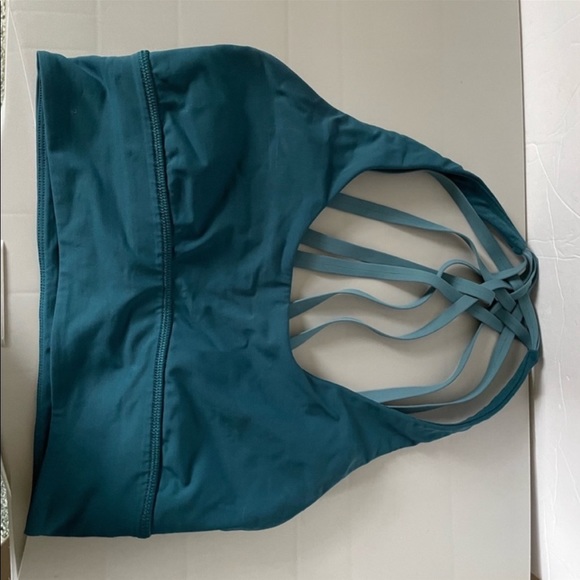 Lululemon Free To Be Moved Bra size 4 Deep Uniform Blue - Picture 3 of 8